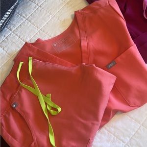 Women’s Figs scrub set L/M Petite